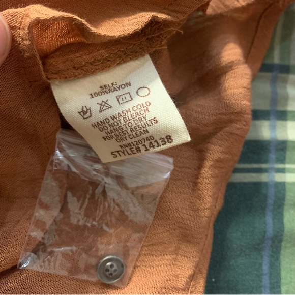 NWT Hem & Thread Tank Top - Picture 5 of 5